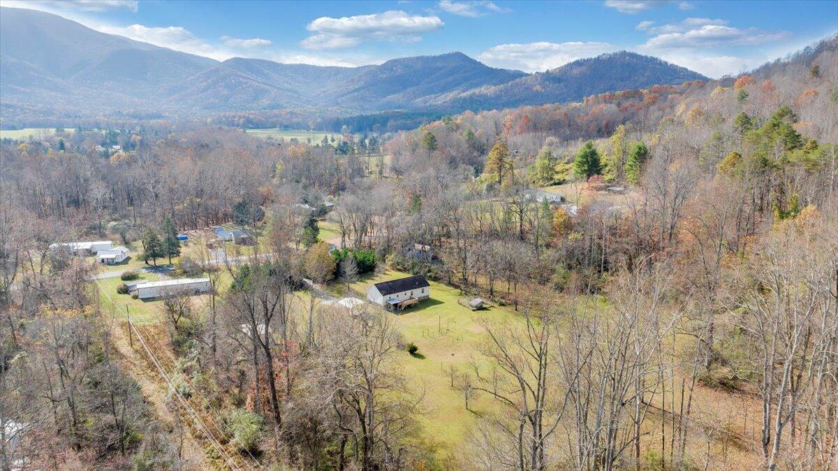 62 Cave Mtn Lake RD
