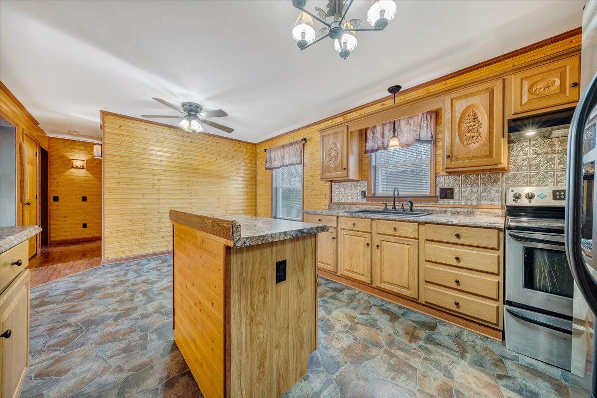 62 Cave Mtn Lake RD