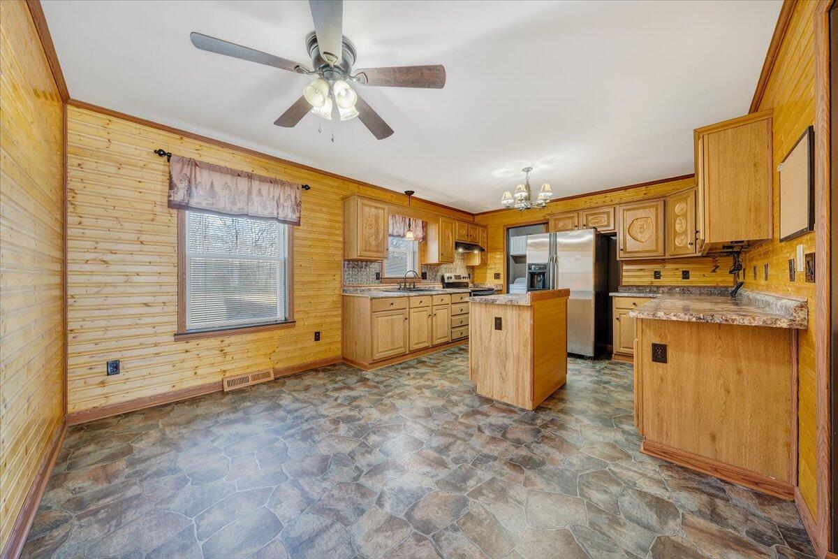 62 Cave Mtn Lake RD