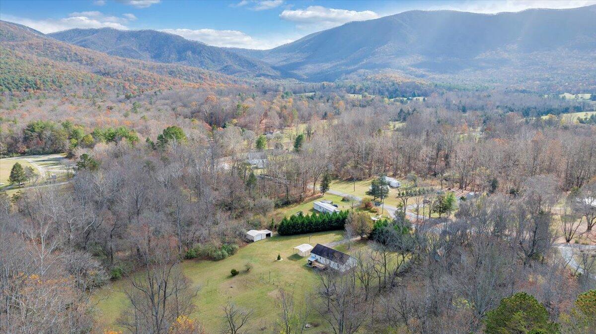 62 Cave Mtn Lake RD