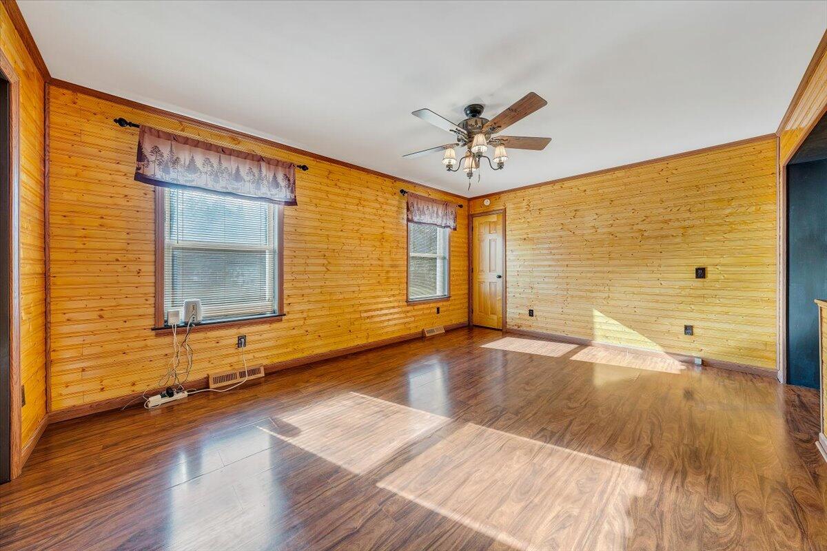 62 Cave Mtn Lake RD