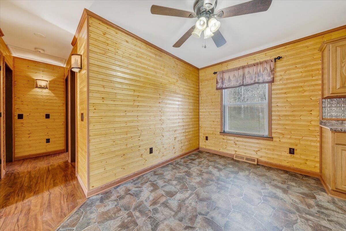 62 Cave Mtn Lake RD