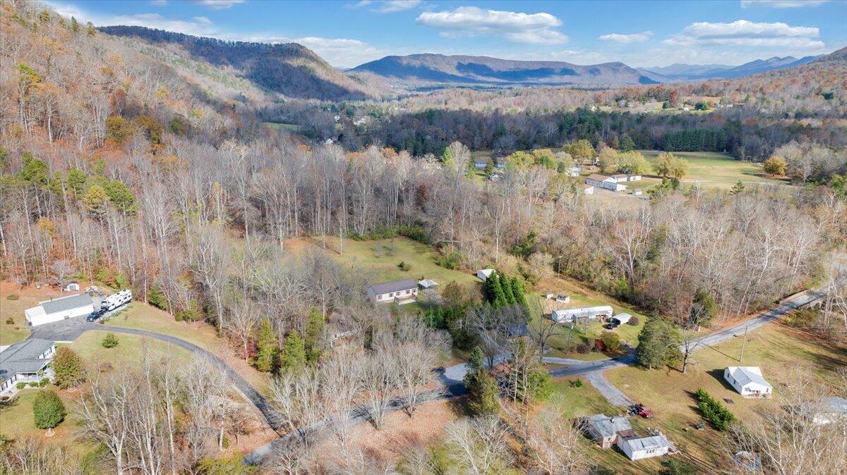 62 Cave Mtn Lake RD