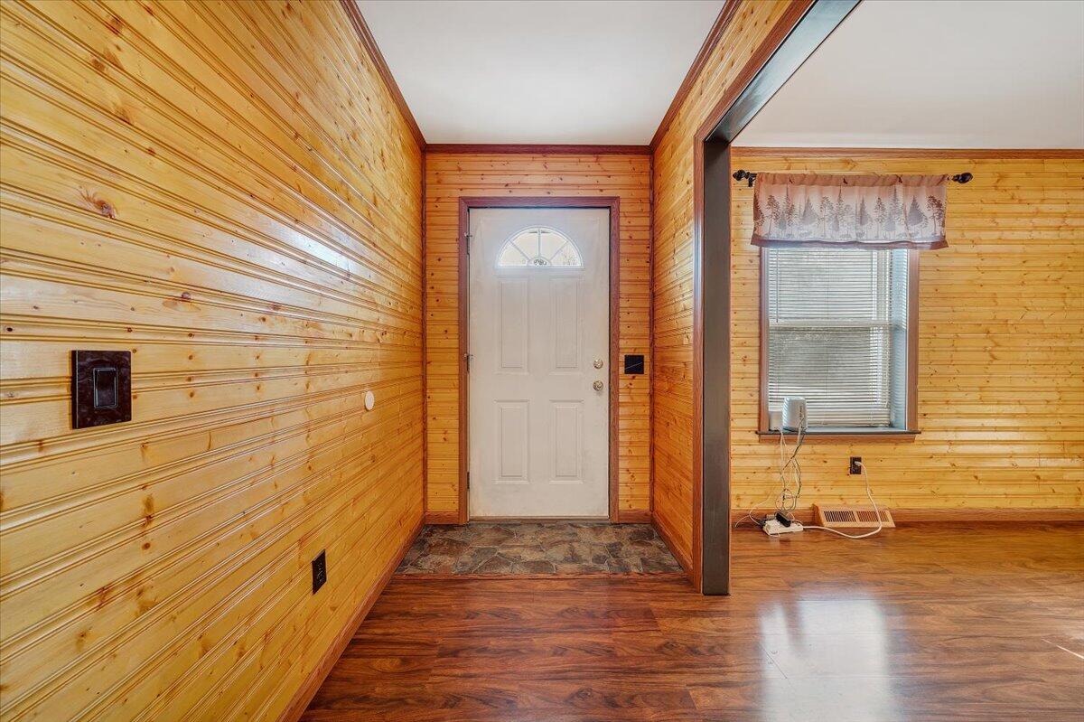 62 Cave Mtn Lake RD
