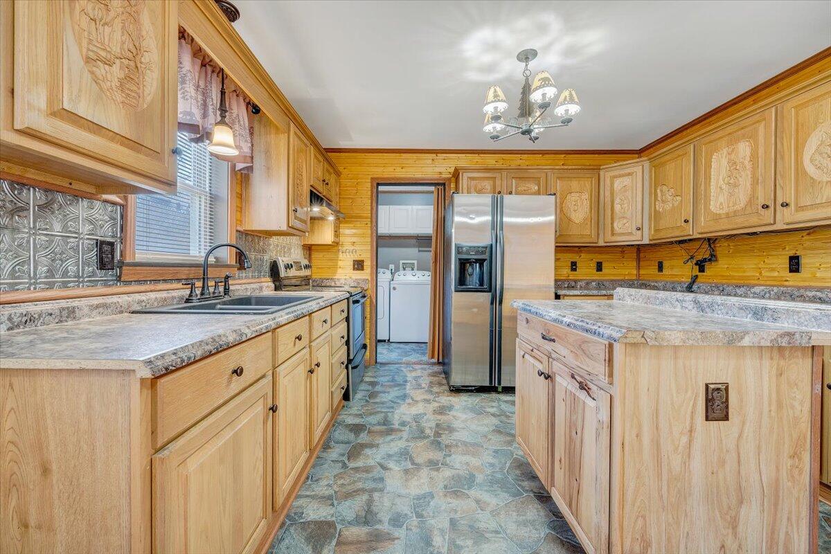 62 Cave Mtn Lake RD