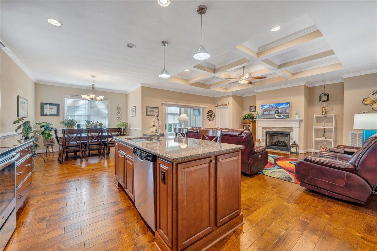 25 Ventura CT