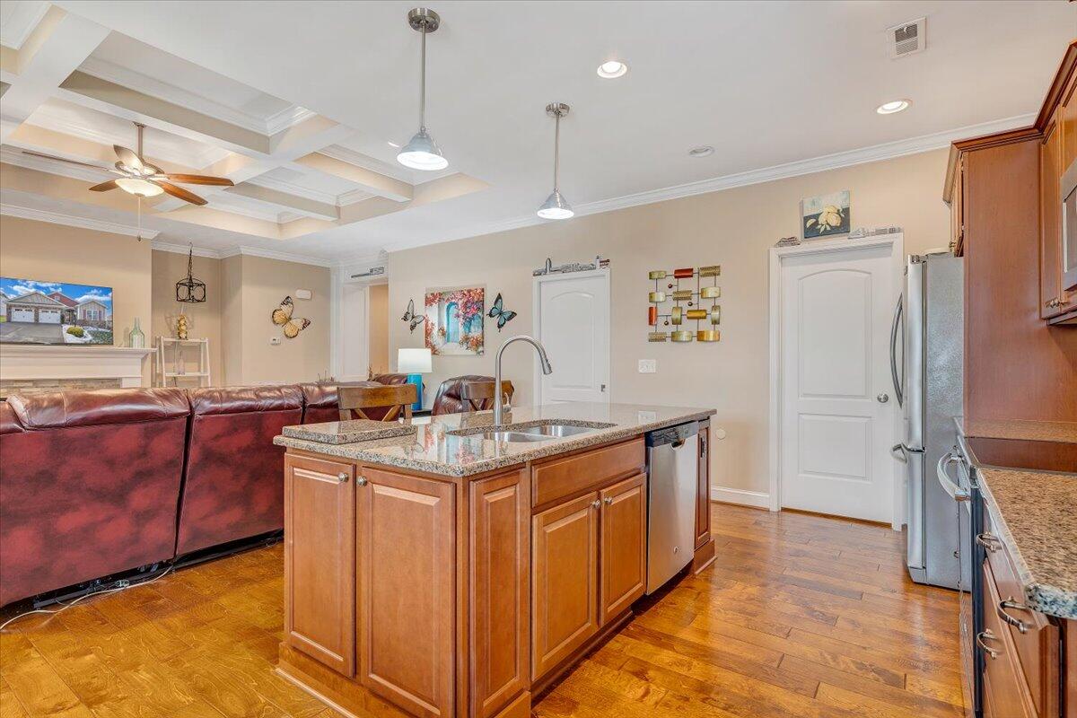 25 Ventura CT