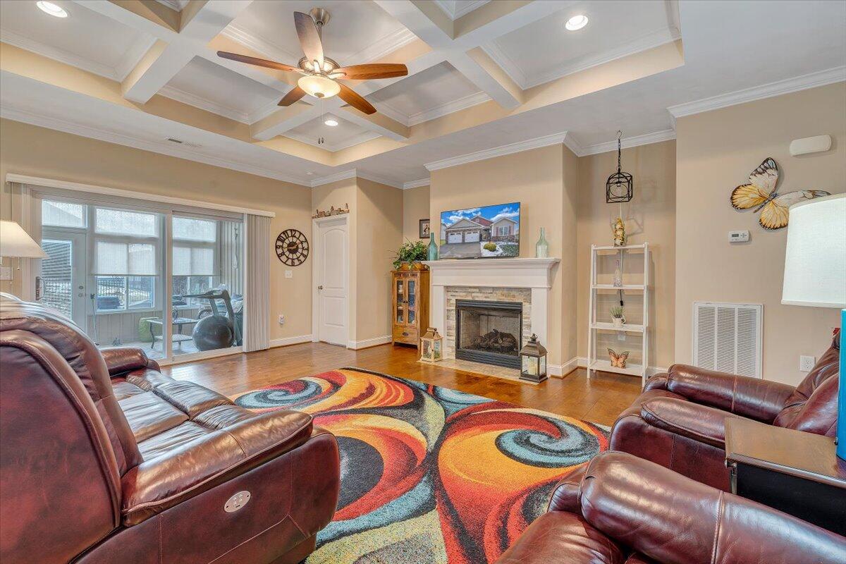 25 Ventura CT