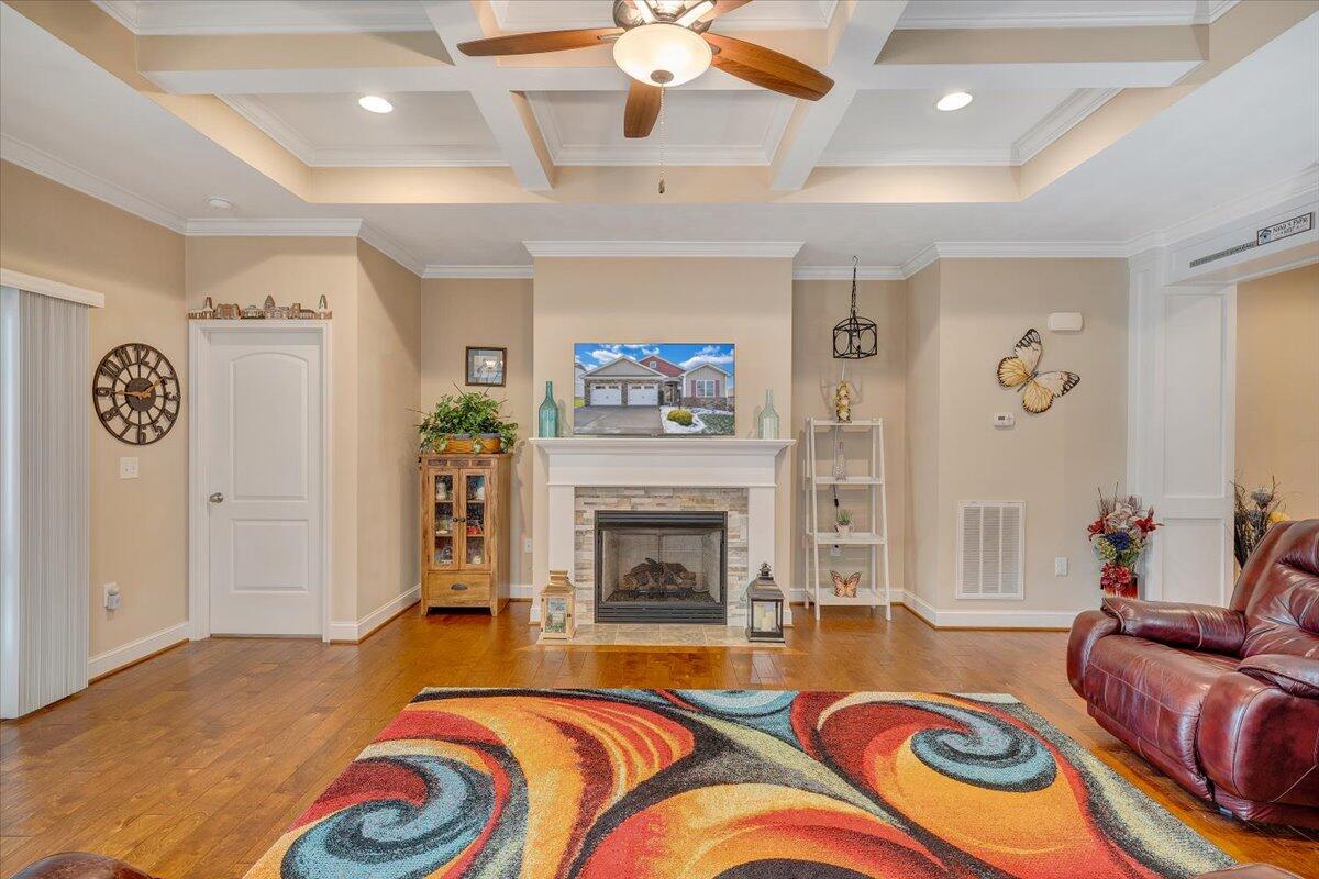 25 Ventura CT