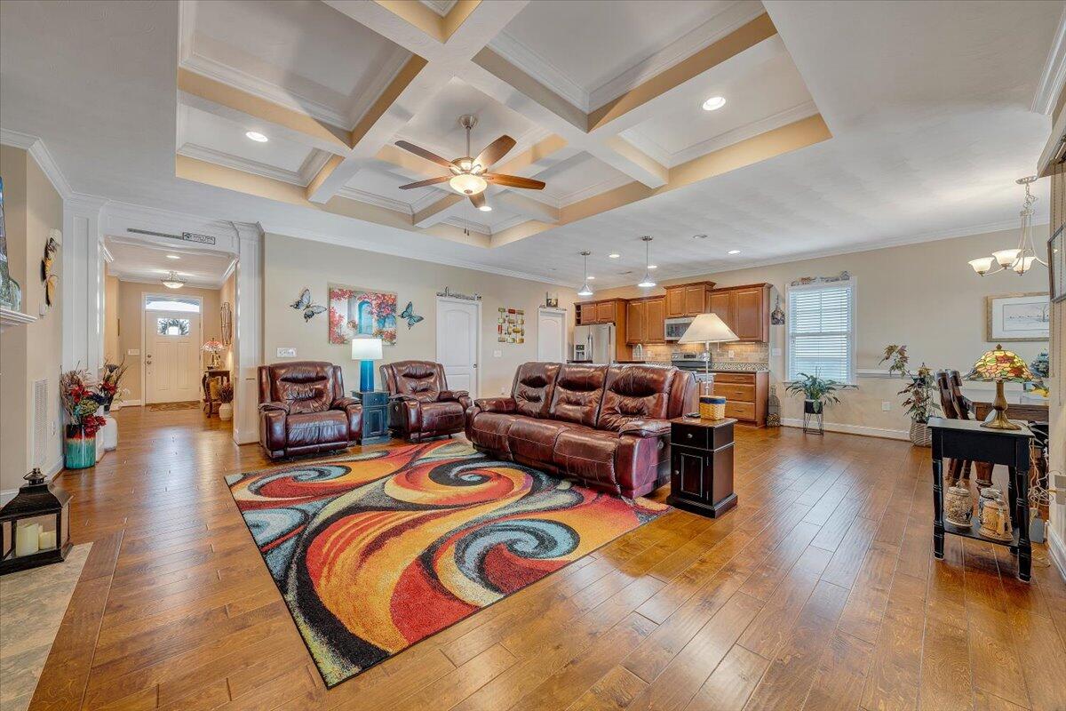 25 Ventura CT