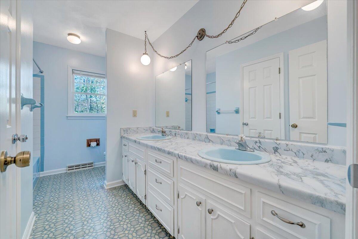 44 Timberline DR
