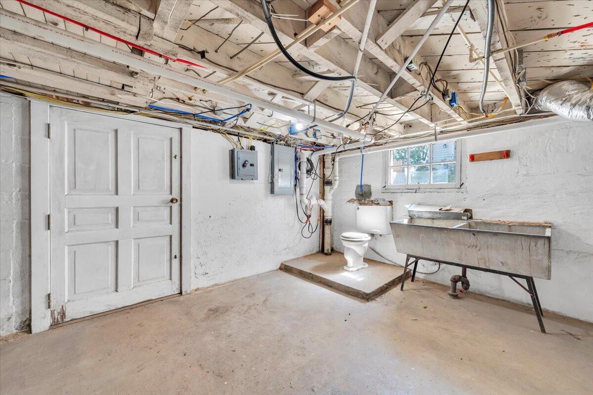 1834 Belleville RD SW