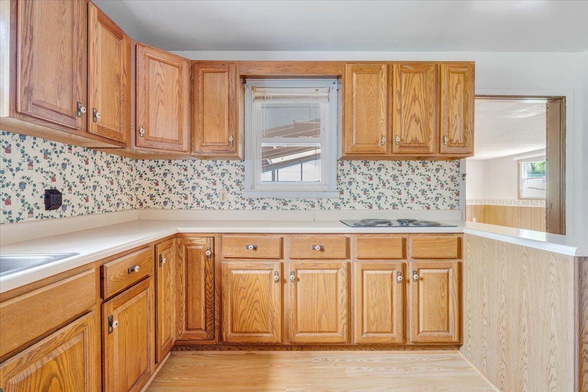6715 Blacksburg RD