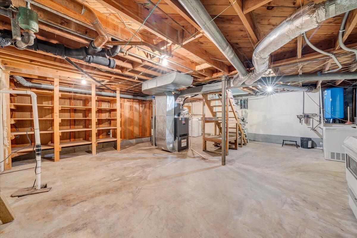 6715 Blacksburg RD