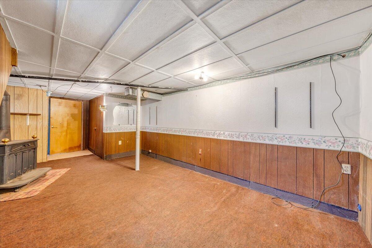 6715 Blacksburg RD