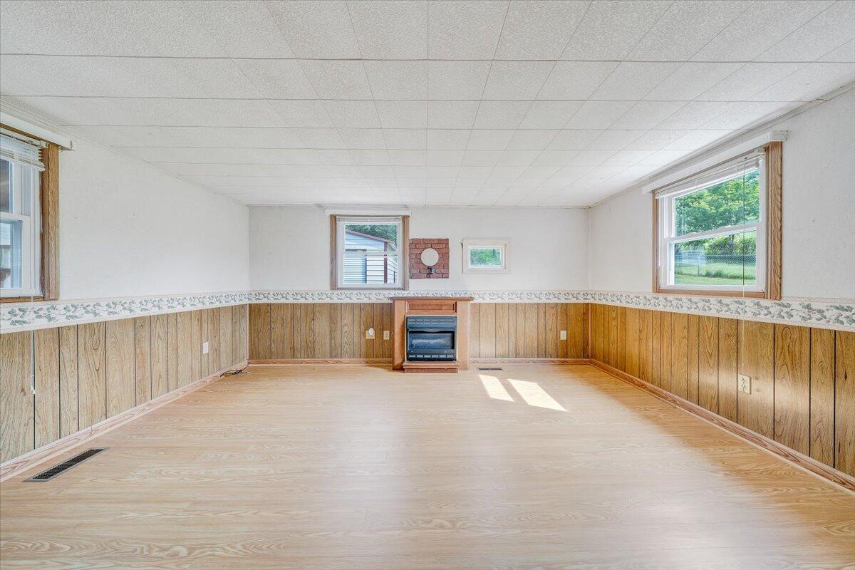 6715 Blacksburg RD
