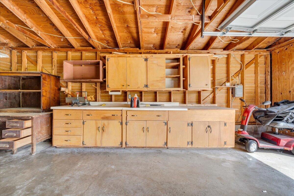 6715 Blacksburg RD
