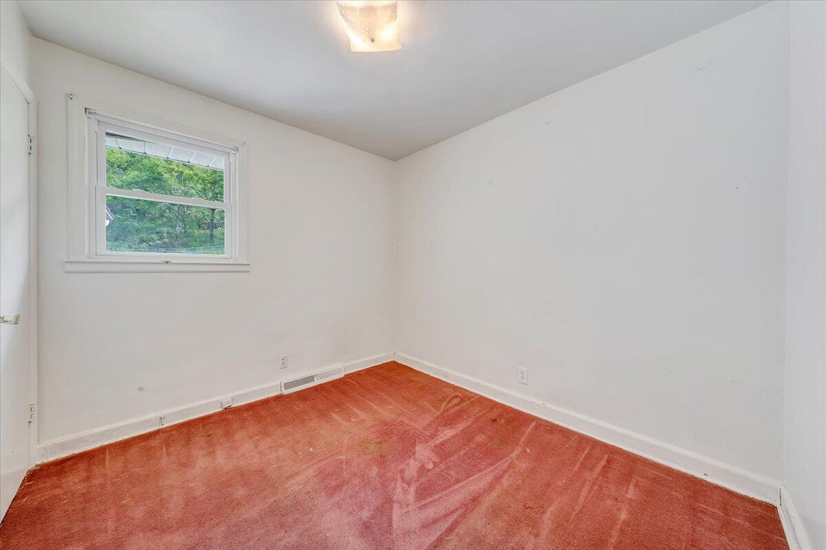 6715 Blacksburg RD
