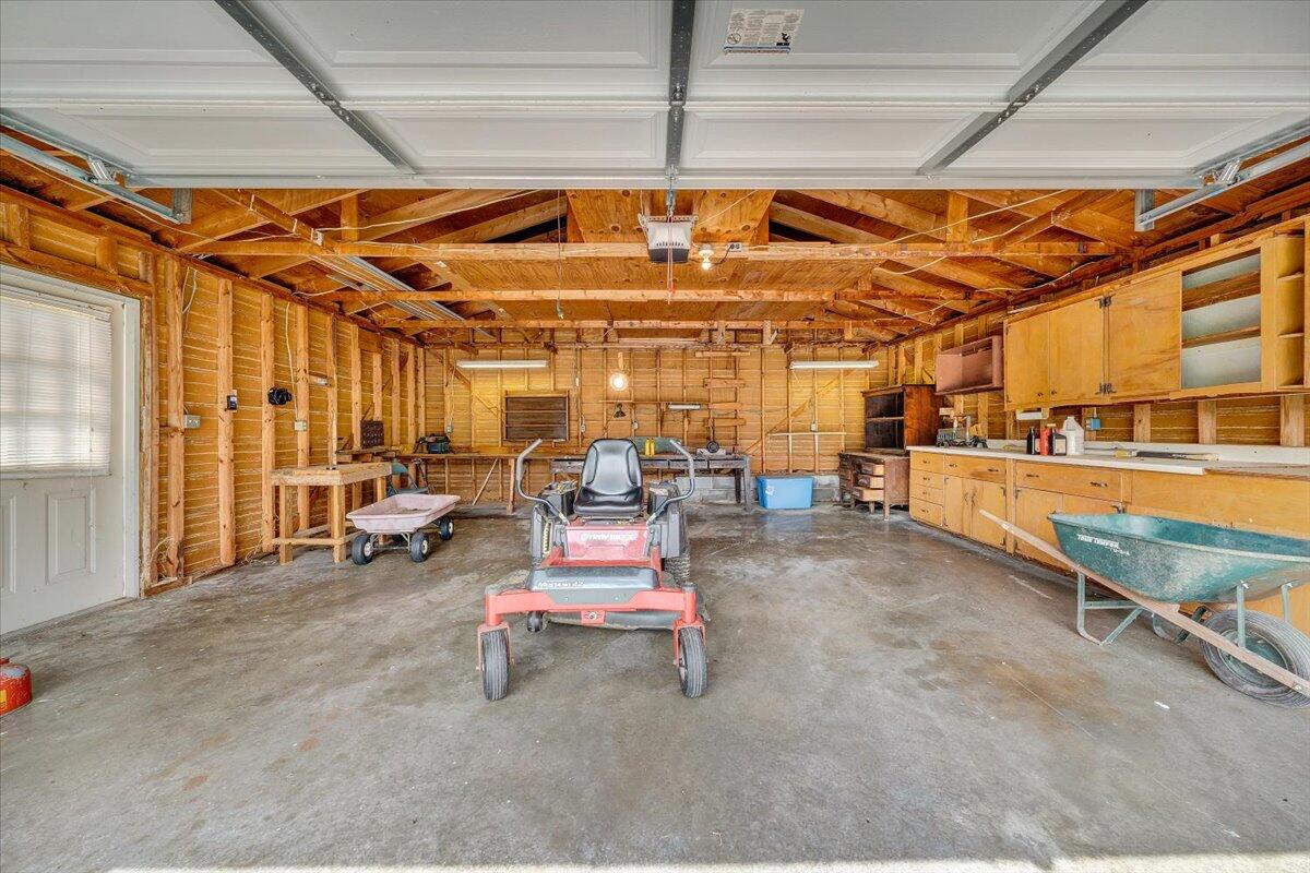 6715 Blacksburg RD