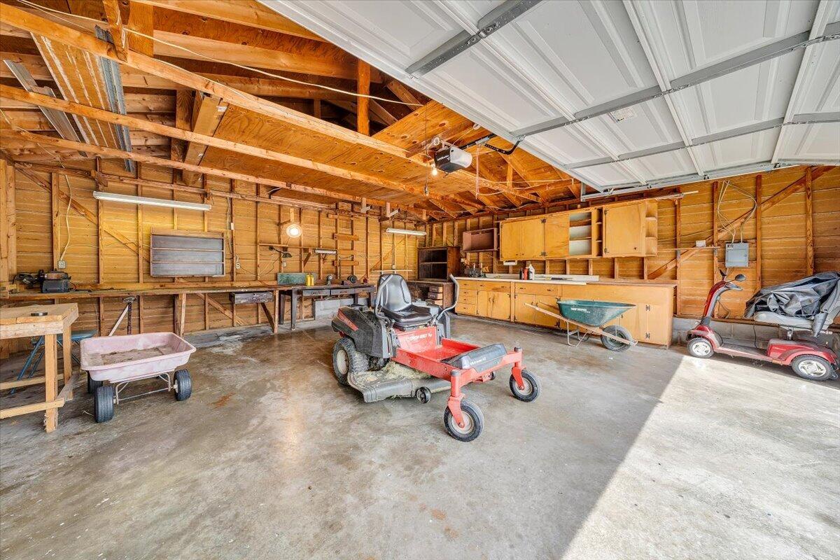6715 Blacksburg RD