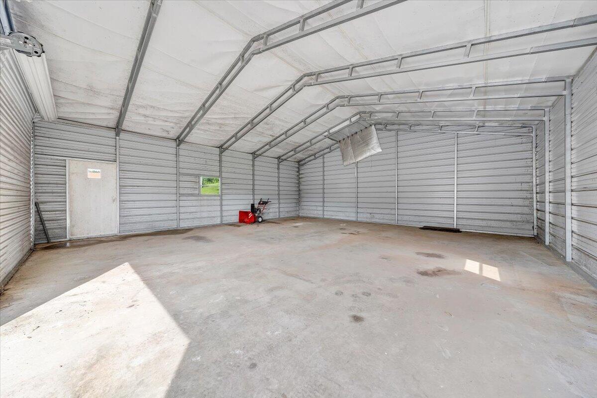6715 Blacksburg RD