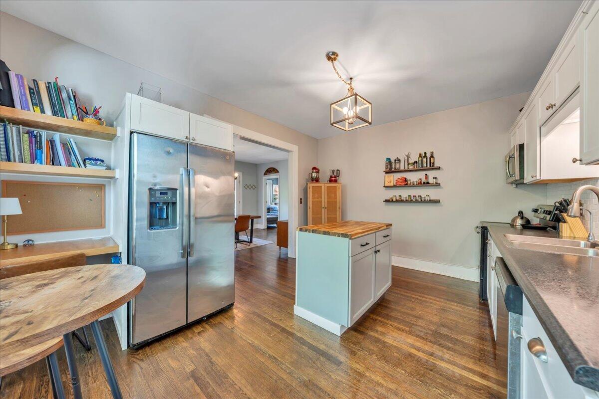 1915 Denniston AVE SW