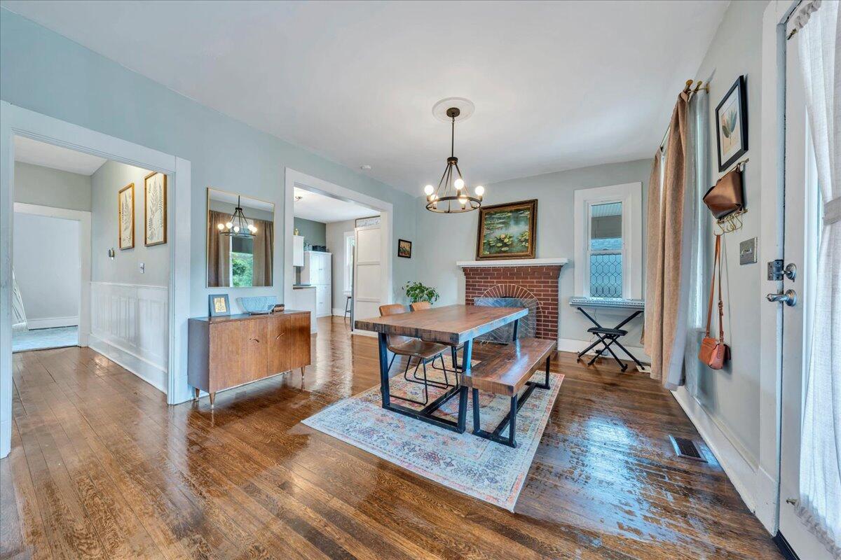 1915 Denniston AVE SW