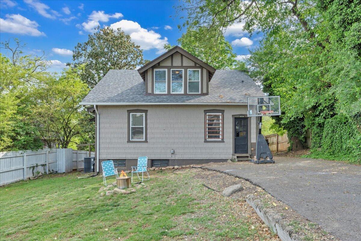 1915 Denniston AVE SW