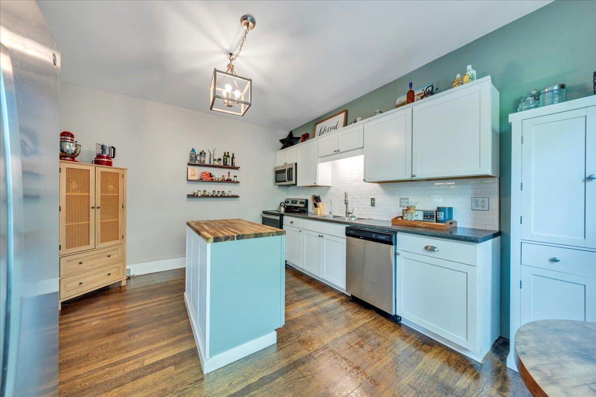 1915 Denniston AVE SW