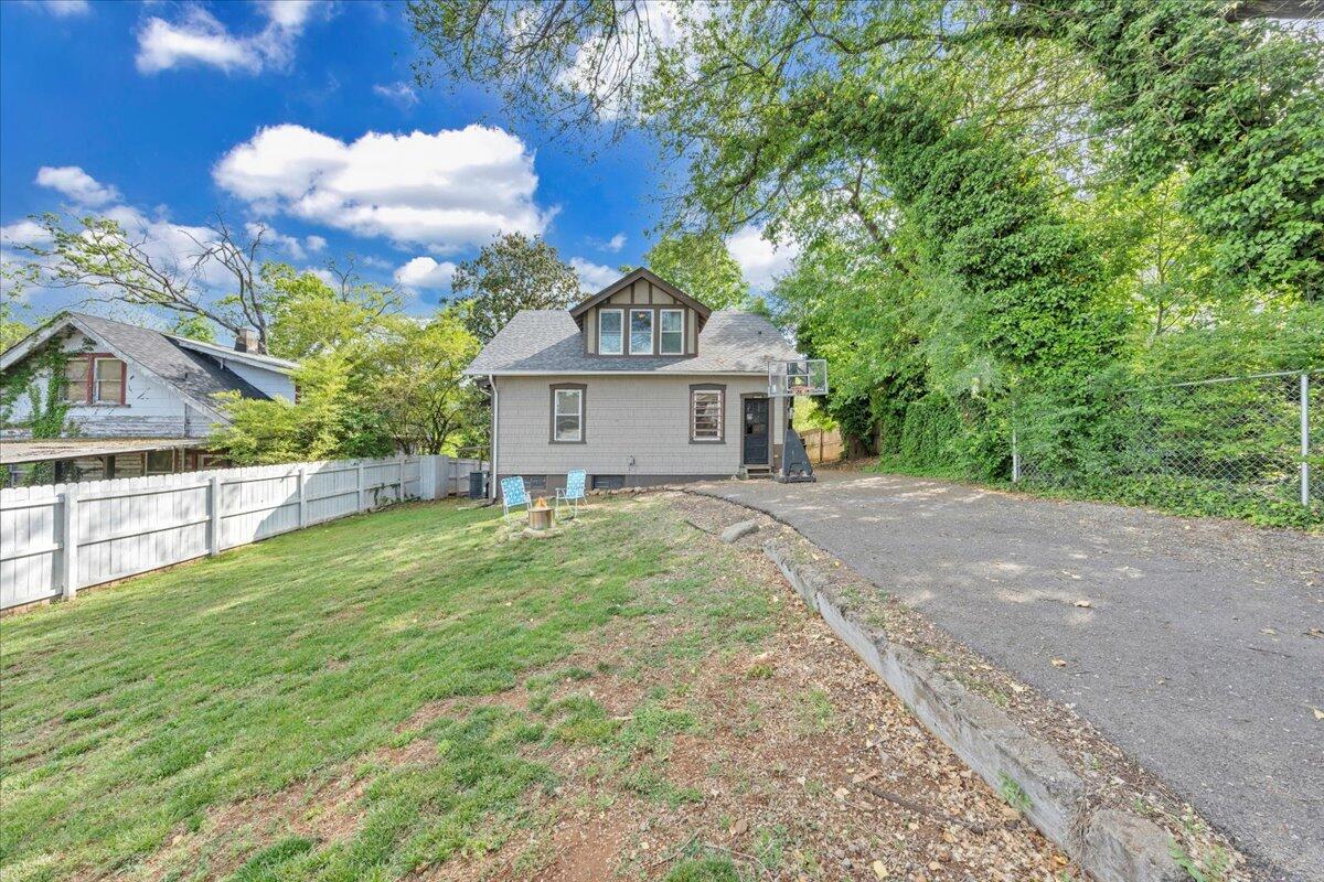 1915 Denniston AVE SW