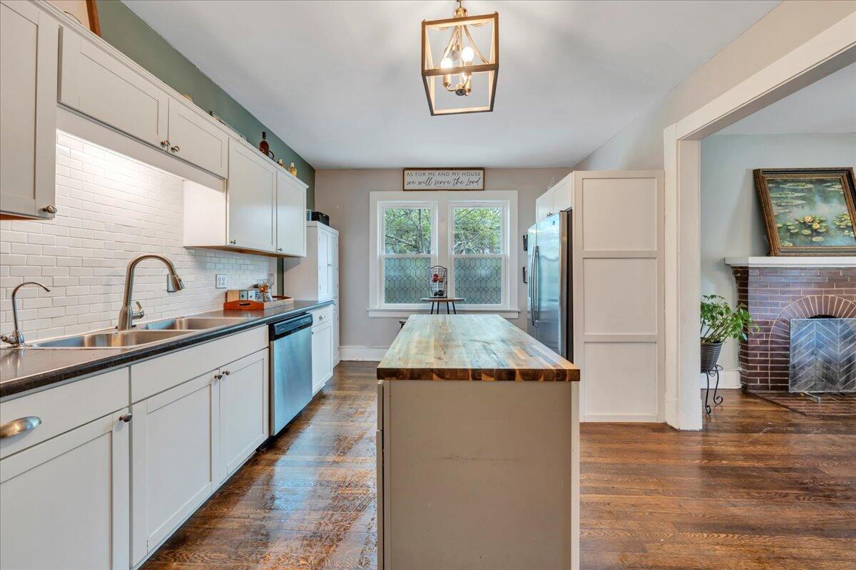 1915 Denniston AVE SW