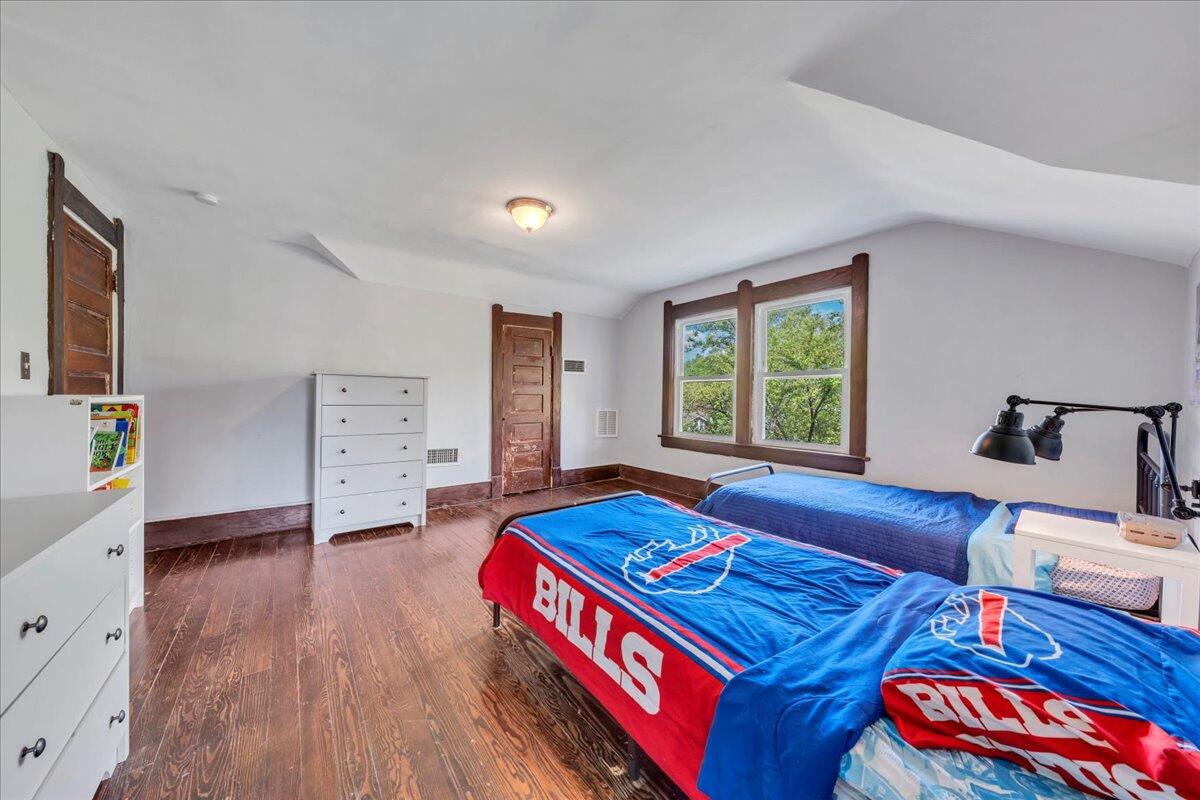 1915 Denniston AVE SW