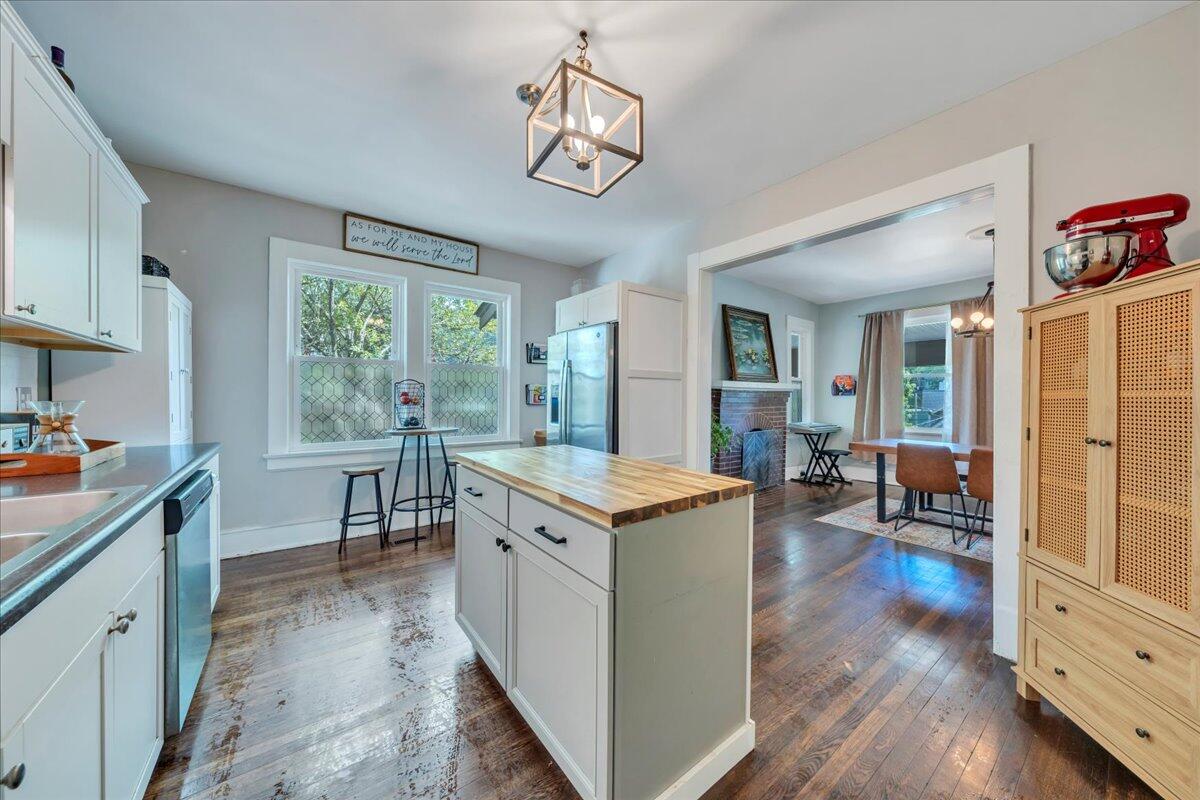 1915 Denniston AVE SW