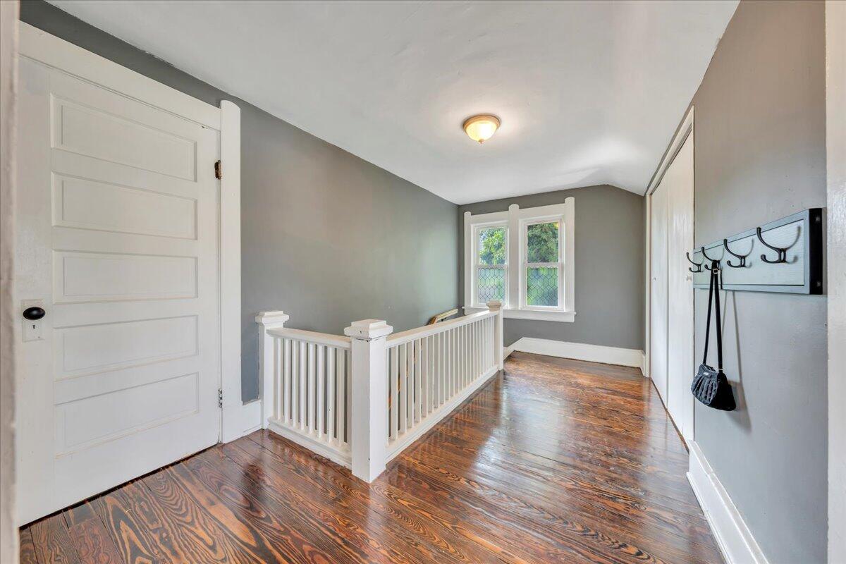 1915 Denniston AVE SW