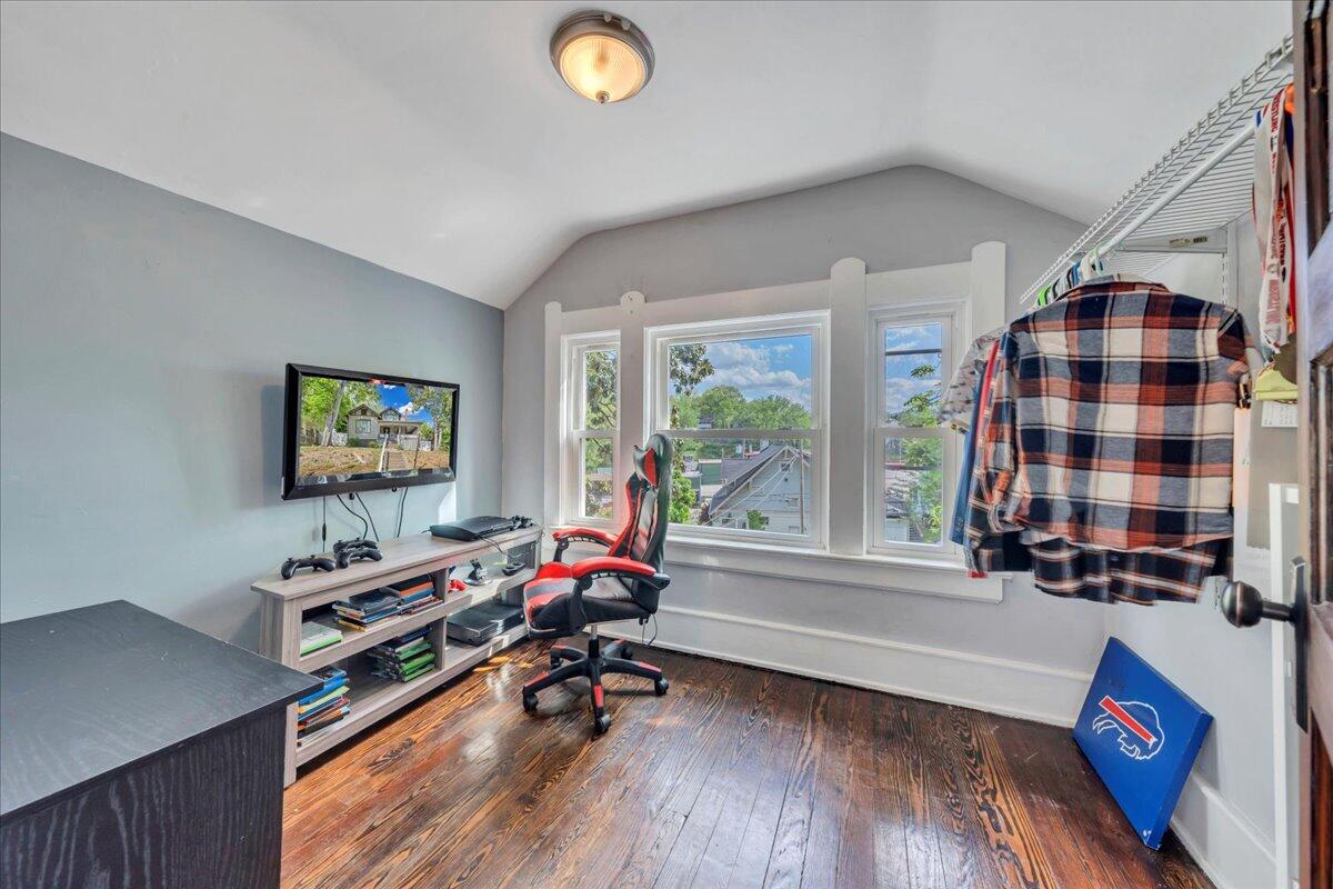 1915 Denniston AVE SW