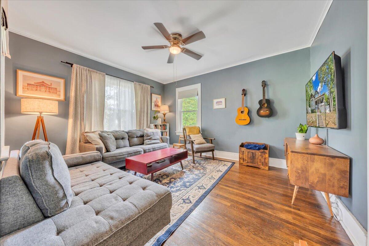 1915 Denniston AVE SW