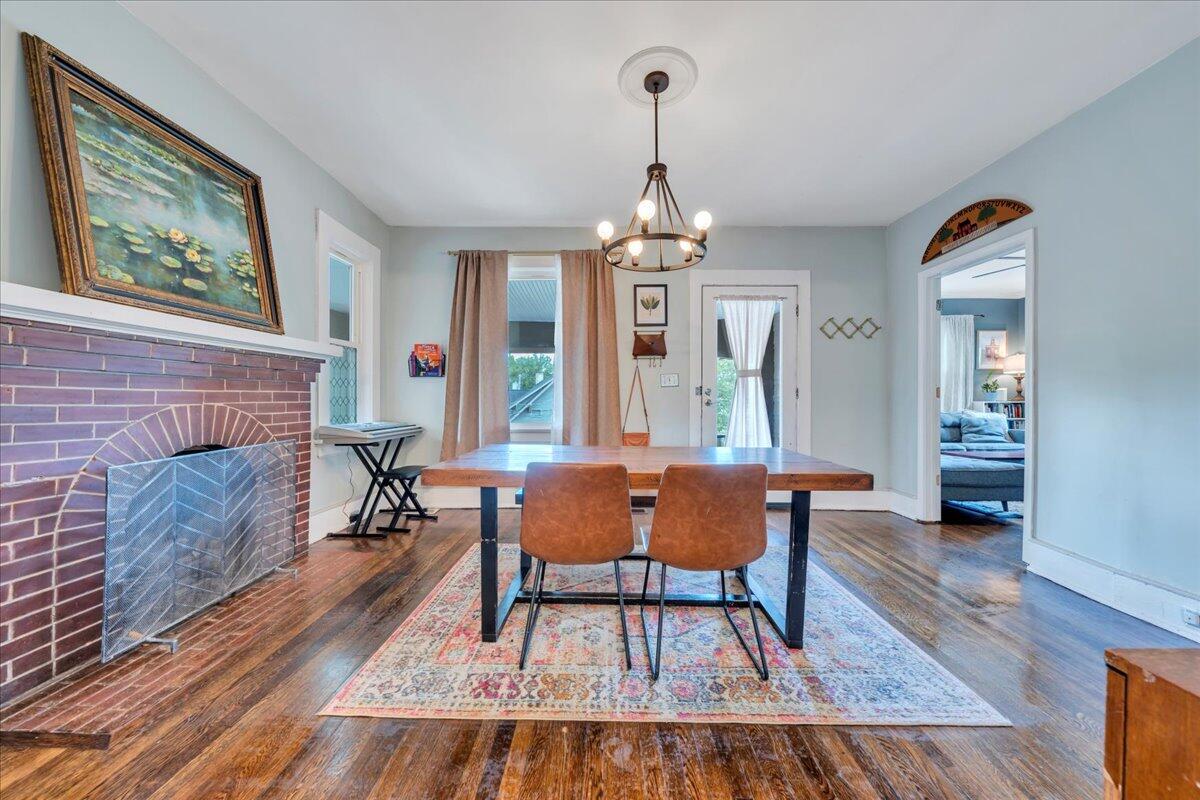 1915 Denniston AVE SW