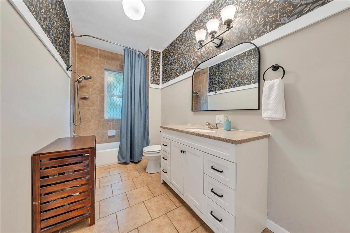 1915 Denniston AVE SW