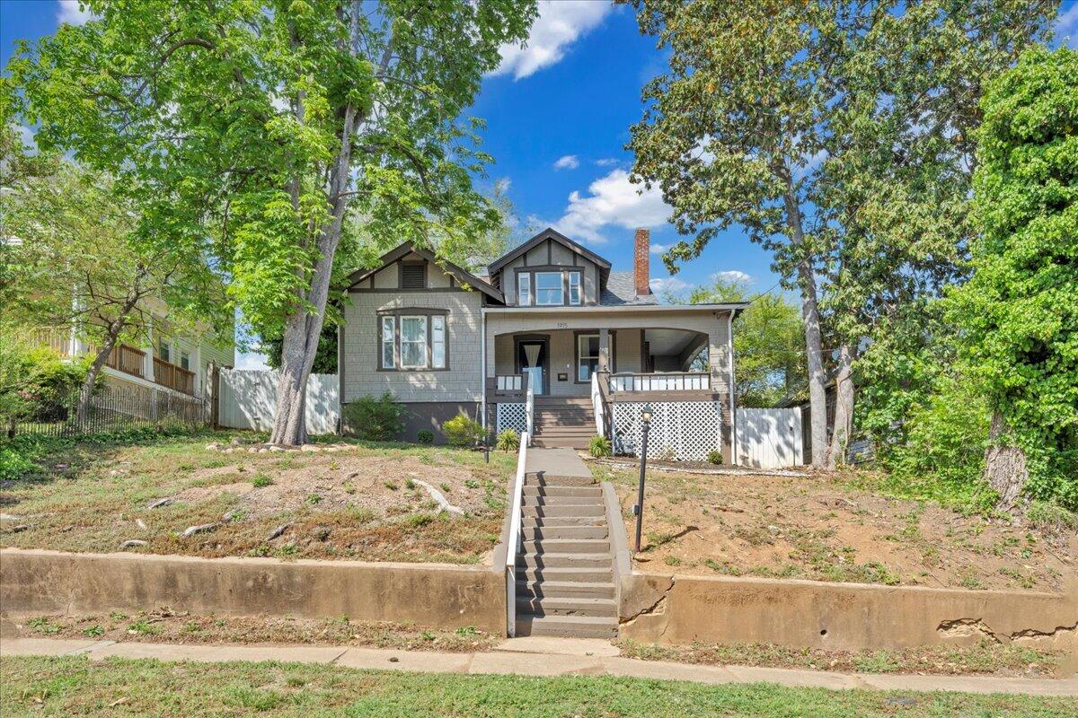 1915 Denniston AVE SW