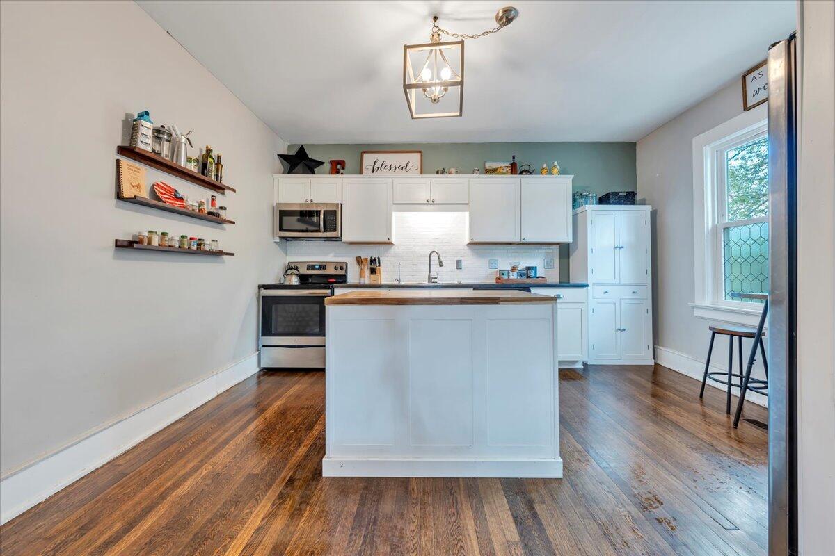 1915 Denniston AVE SW