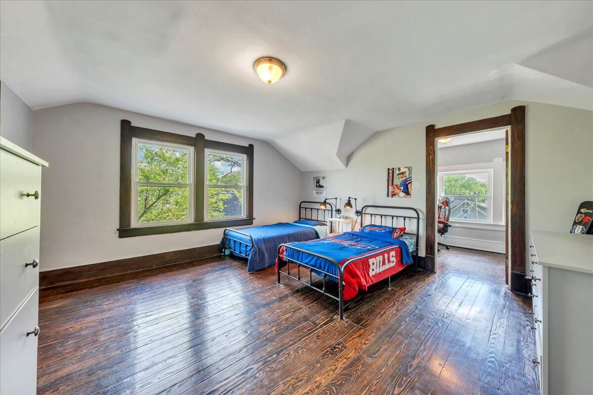 1915 Denniston AVE SW