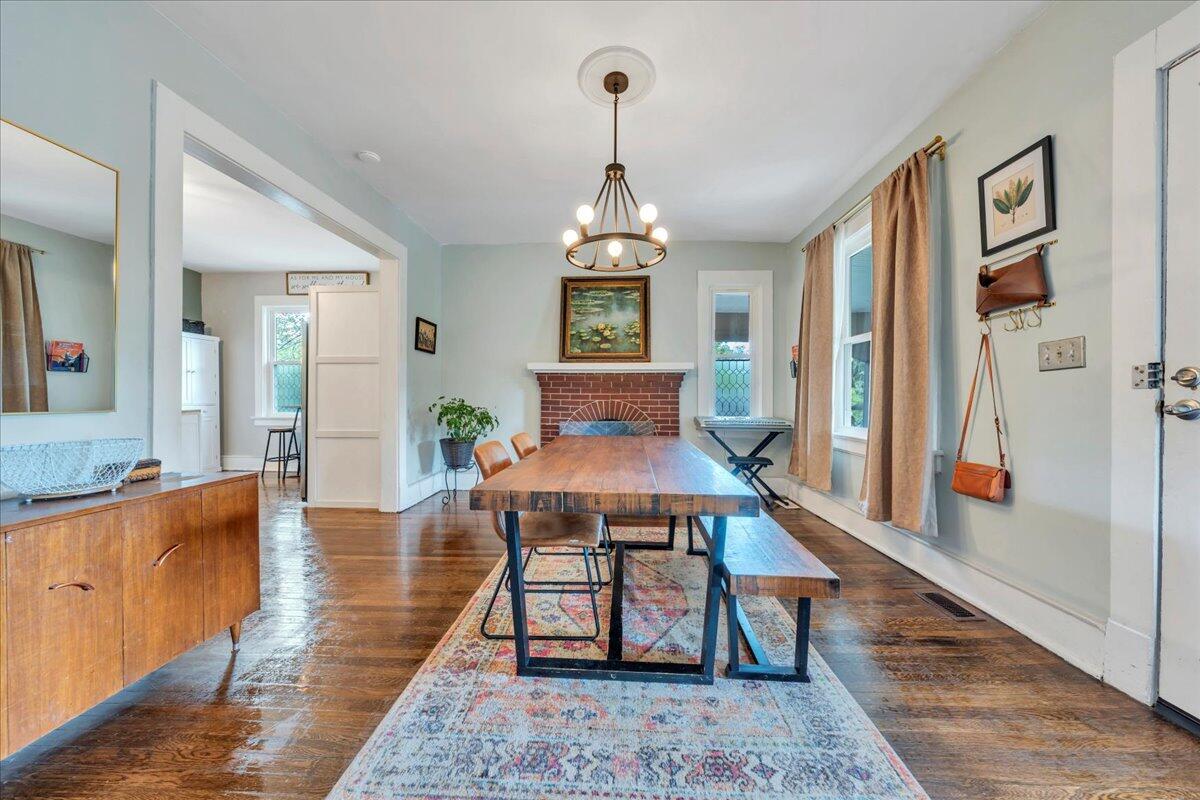 1915 Denniston AVE SW