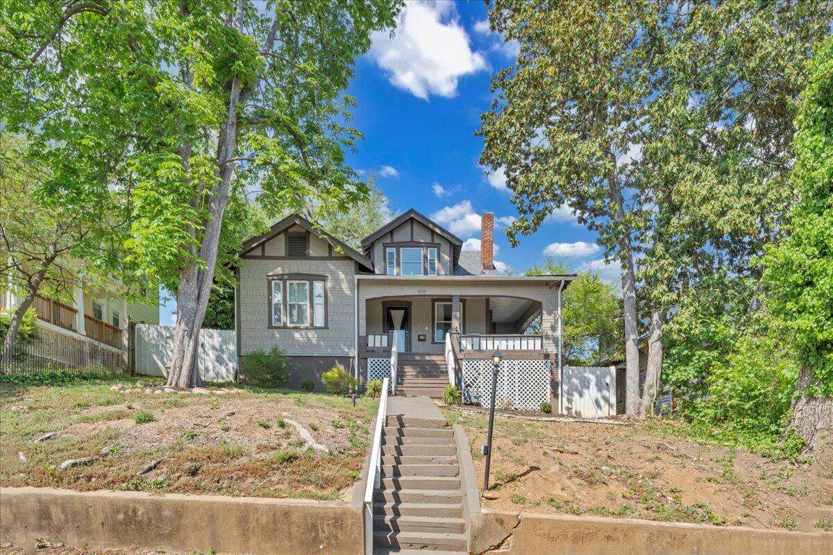 1915 Denniston AVE SW