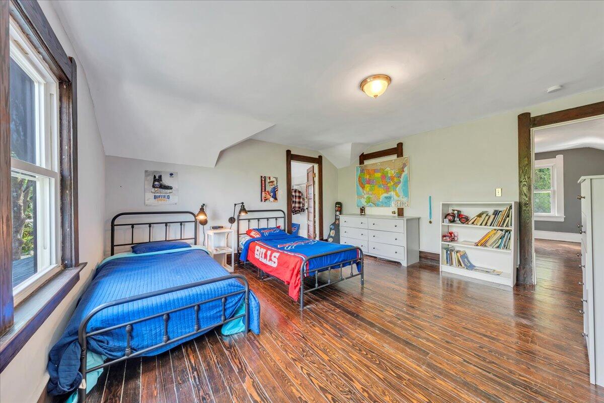 1915 Denniston AVE SW