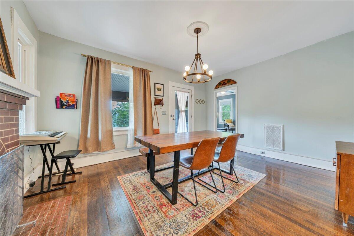 1915 Denniston AVE SW