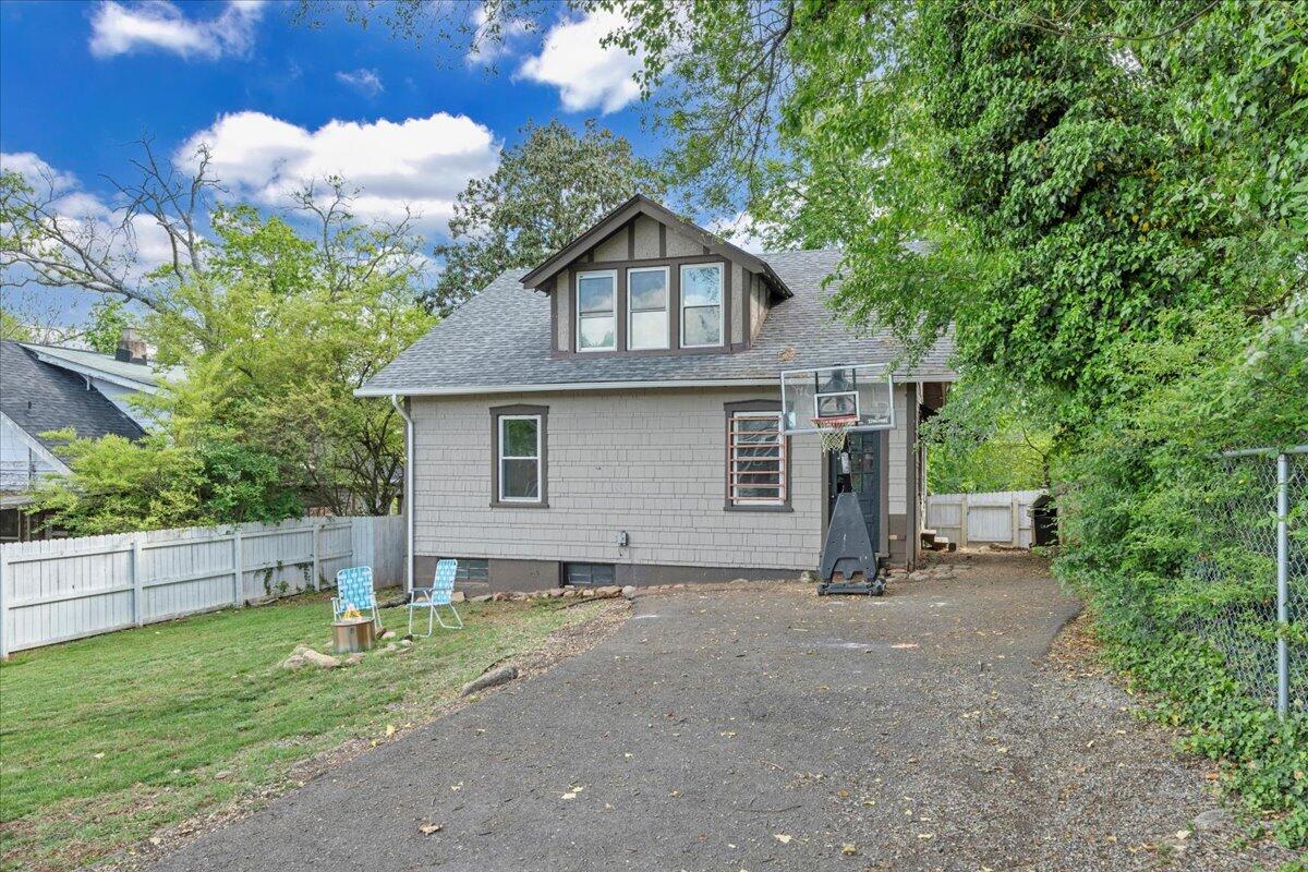 1915 Denniston AVE SW