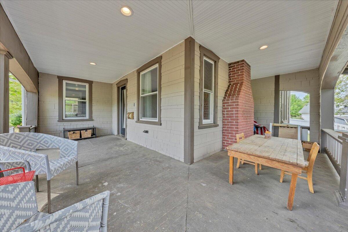 1915 Denniston AVE SW