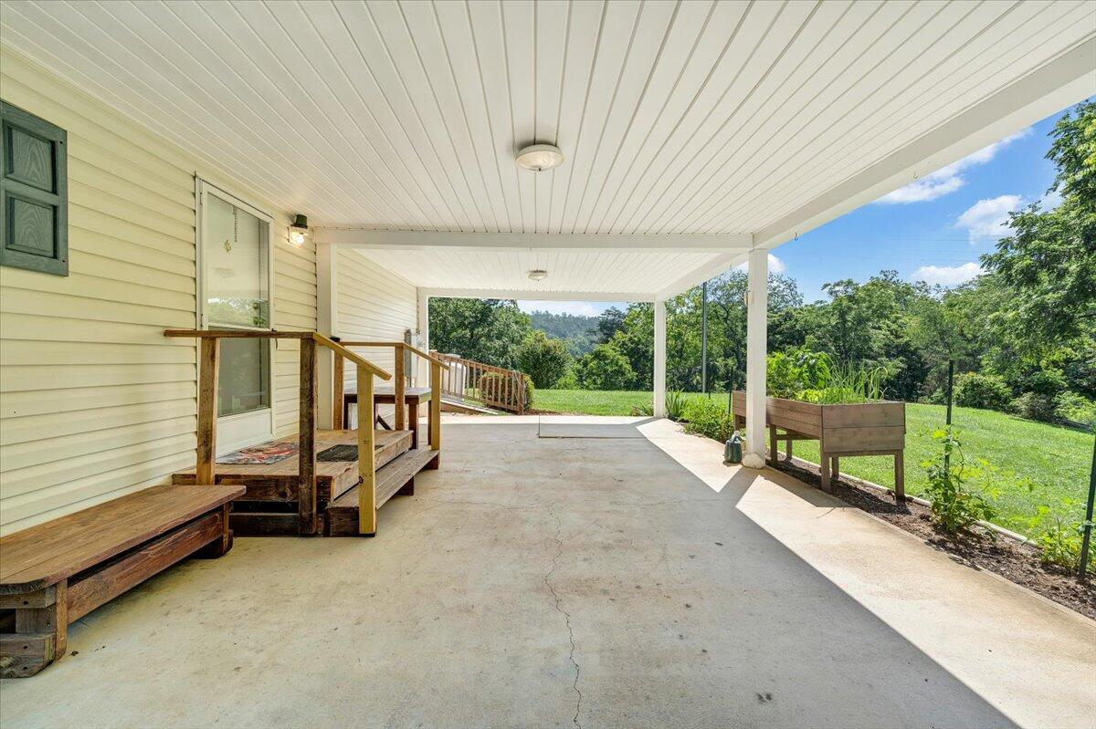 16118 Botetourt RD
