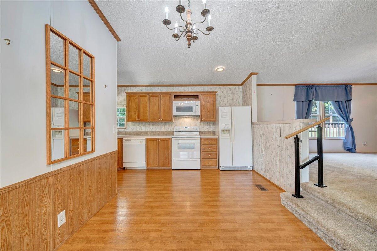 16118 Botetourt RD