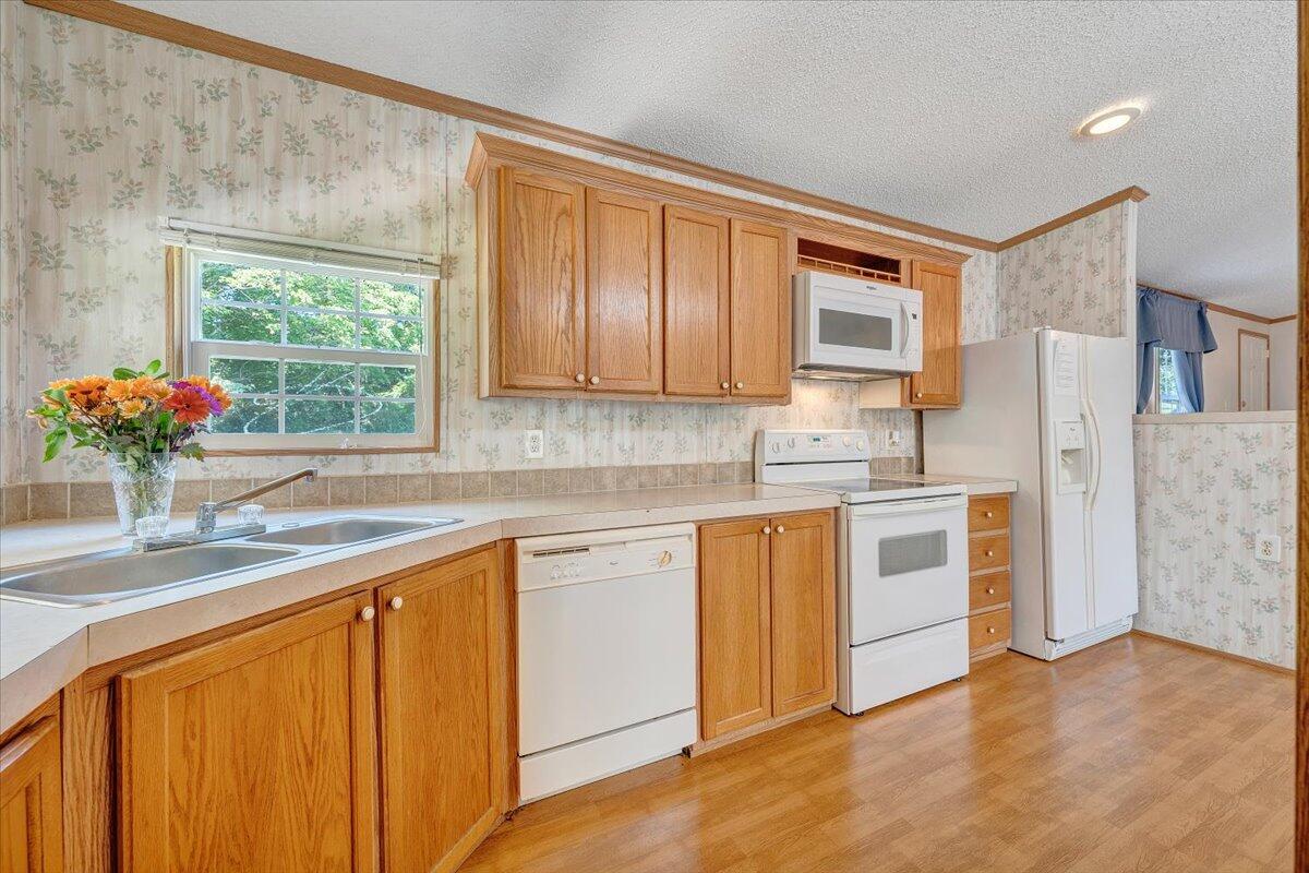 16118 Botetourt RD